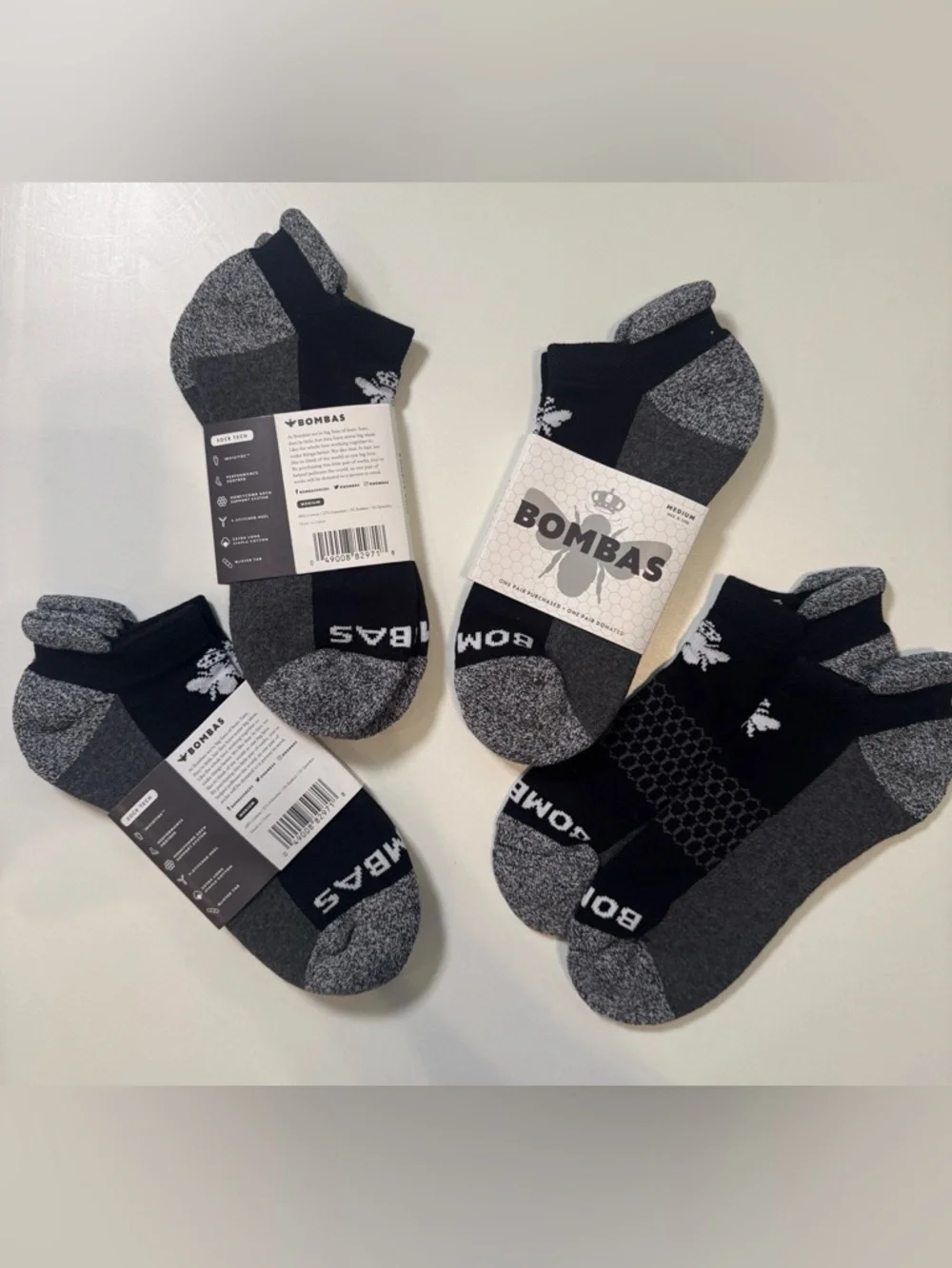 Bombas NWT 4 pair Original Ankle Socks Color: Black/Grey/Charcoal SZ: Medium